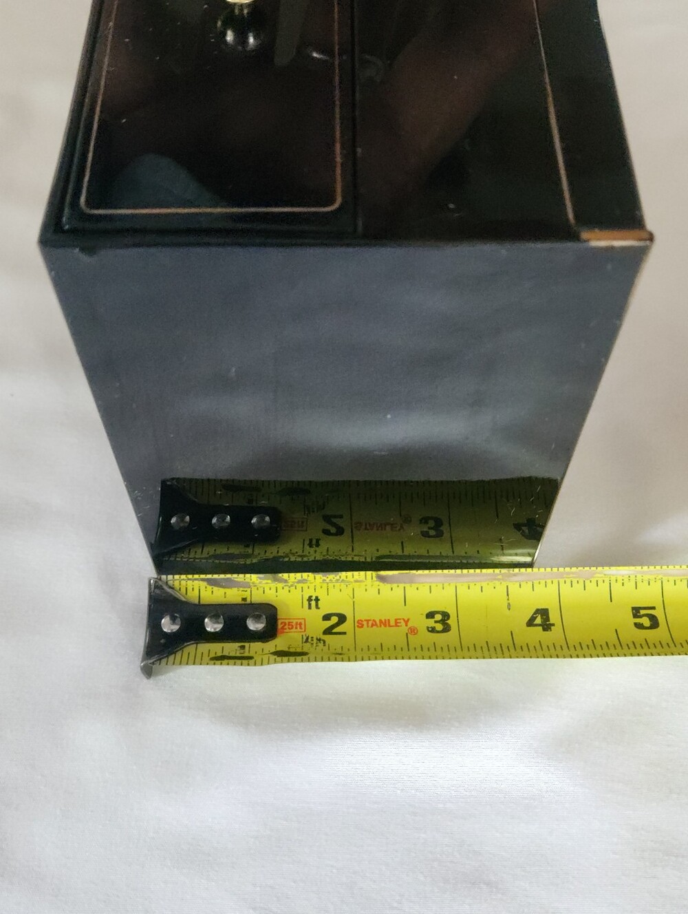 Japanese Black Lacquered Jewelry Box With Iris Detail - Picture 11 of 16